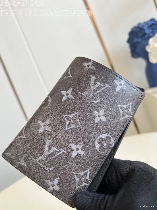WIS PASSPORT COVER-10*14*2.5CM Vuitton Louis 0715